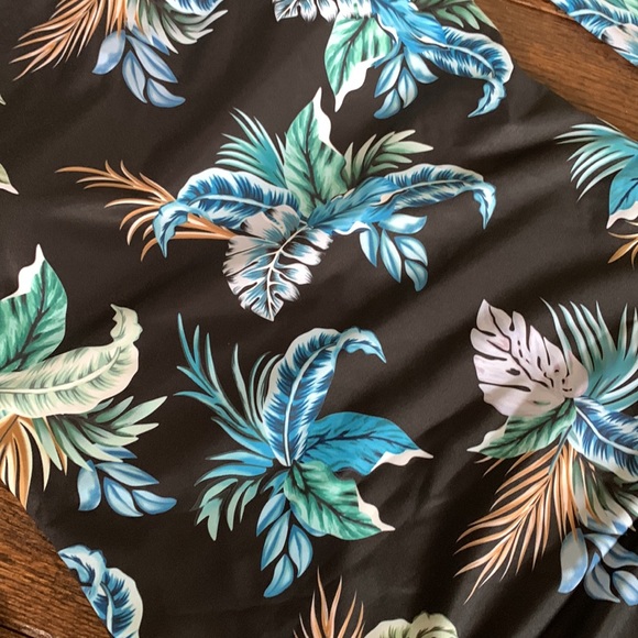 "The Keira" Lace Up Back Long Sleeve Swimsuit - Picture 3 of 6